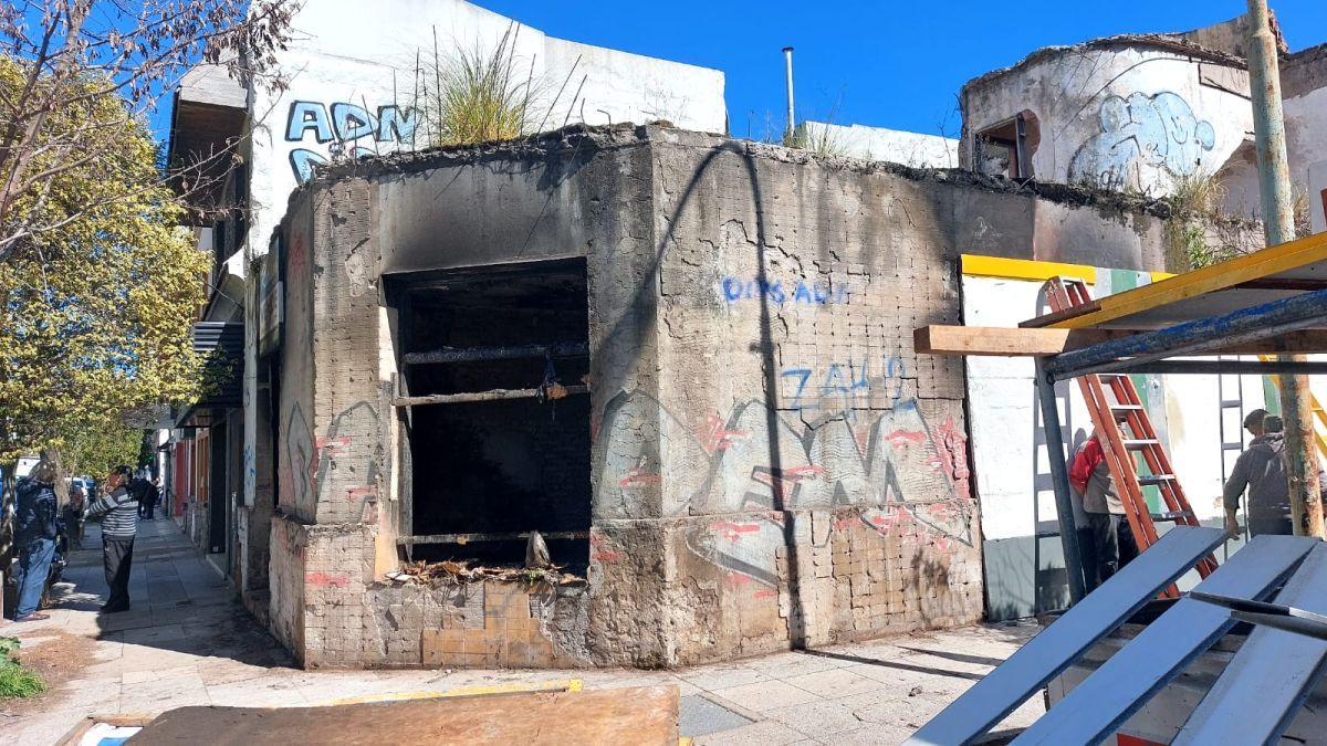 Vecinos Preocupados Por Una Casa Abandonada Que Es Usurpada