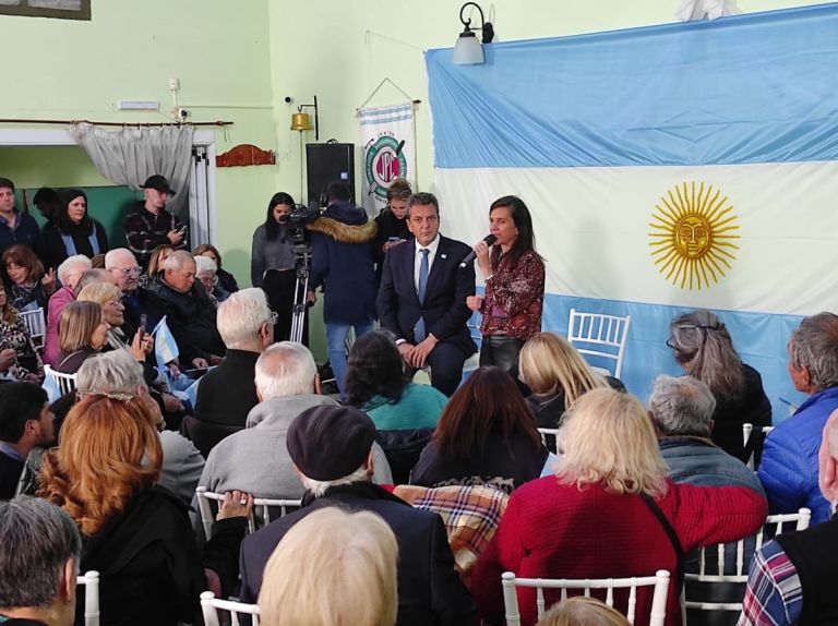 Sergio Massa Y Fernanda Raverta Participaron De Un Encuentro Con