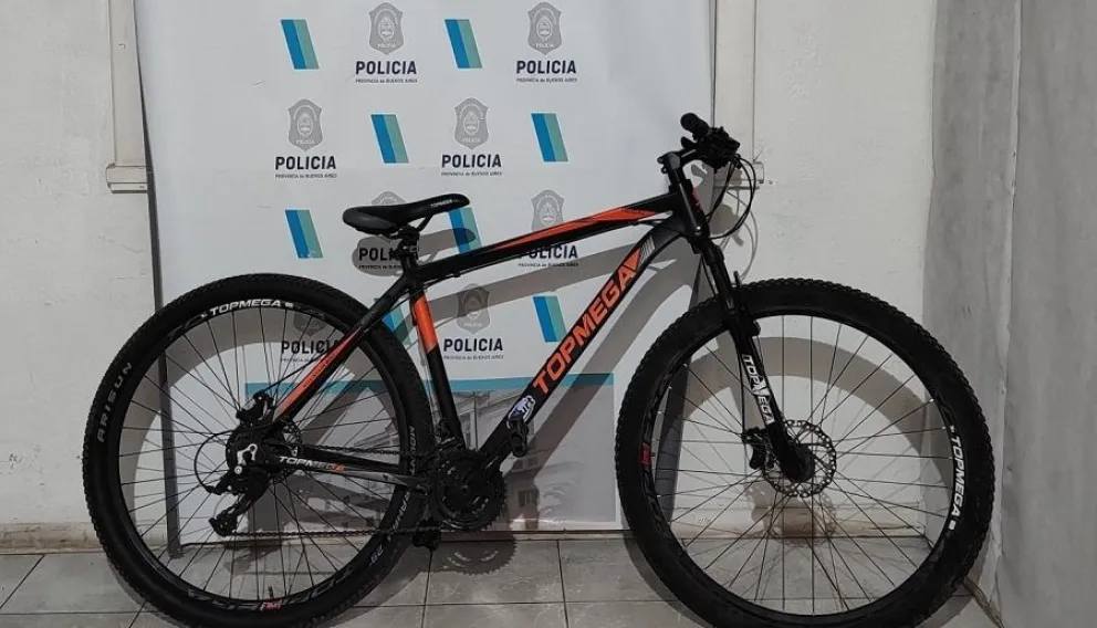 Tiene 15 años robó una bicicleta y lo aprehenden cuando quería