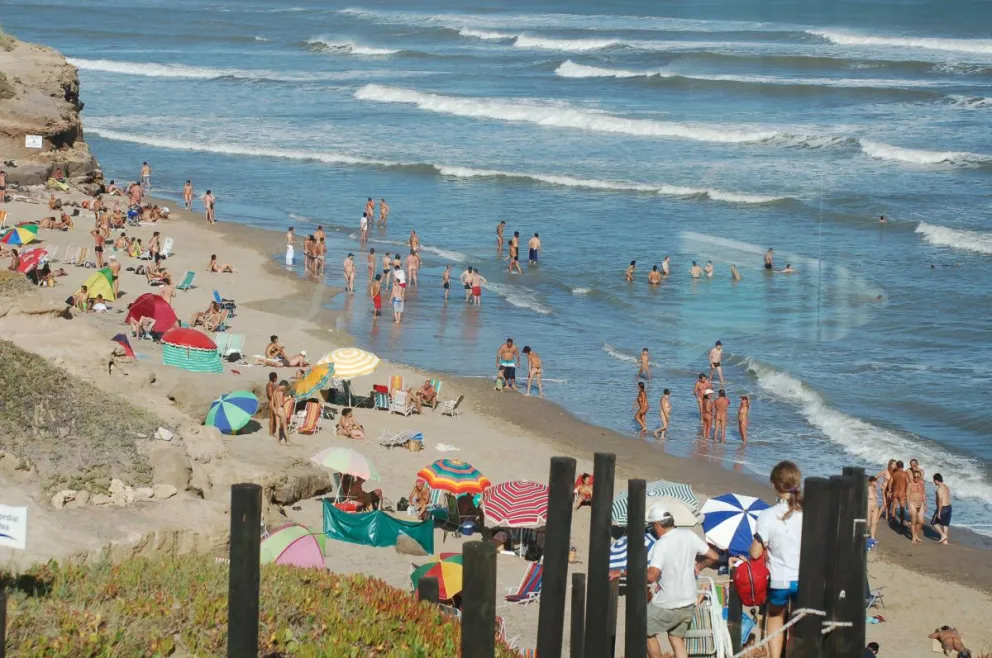 Cómo llegar a la única playa nudista de Argentina ubicada en Mar del