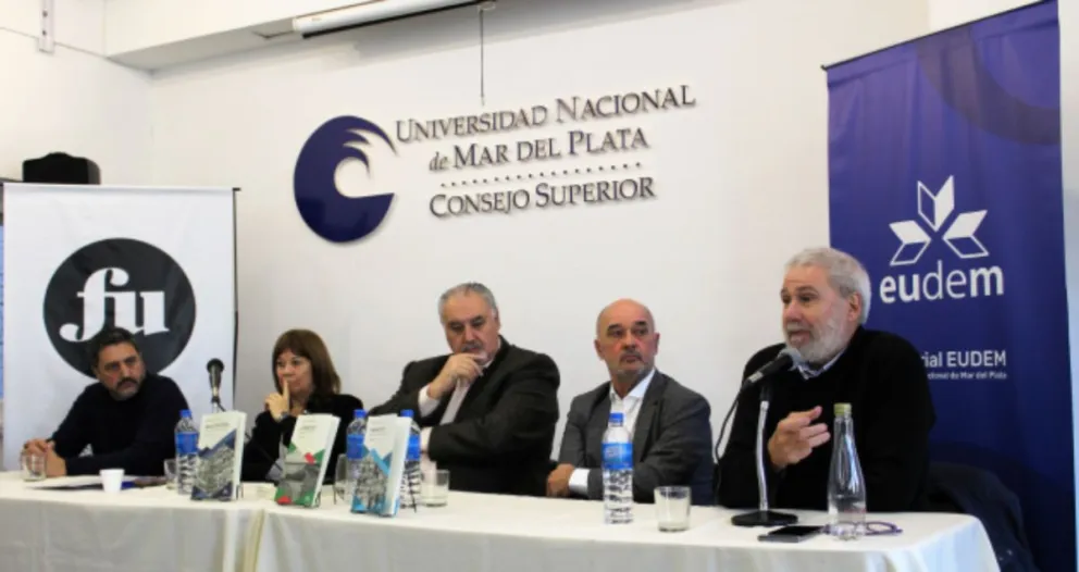 La UNMdP presentó una colección de libros de cara al 150º aniversario de Mar del Plata