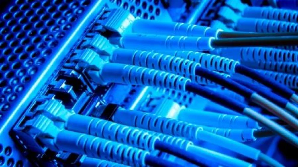 Se registró un incremento de más de 200% en el acceso a internet de fibra óptica en Argentina
