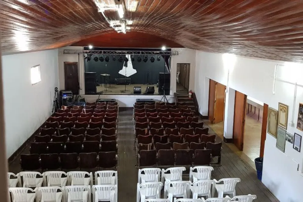 Colonia Lapin: un cine en el medio del campo