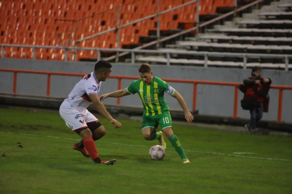 Aldosivi reaccionó y lo dio vuelta a pura emoción