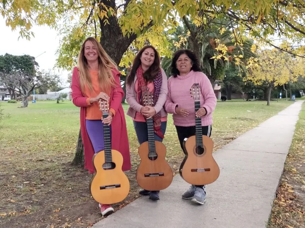 Llega al Auditorium el encuentro de mujeres guitarristas “Sonando al este”
