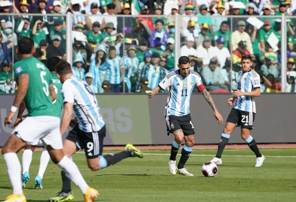Argentina venció a Bolivia en La Paz y terminó la doble fecha de Eliminatorias con puntaje ideal 