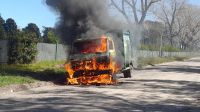 Se incendió un camión de recolección de residuos