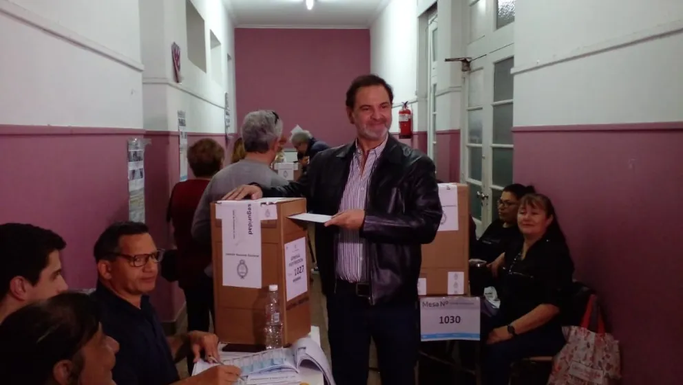 Rolando Demaio emitió su voto en la Escuela Nº31