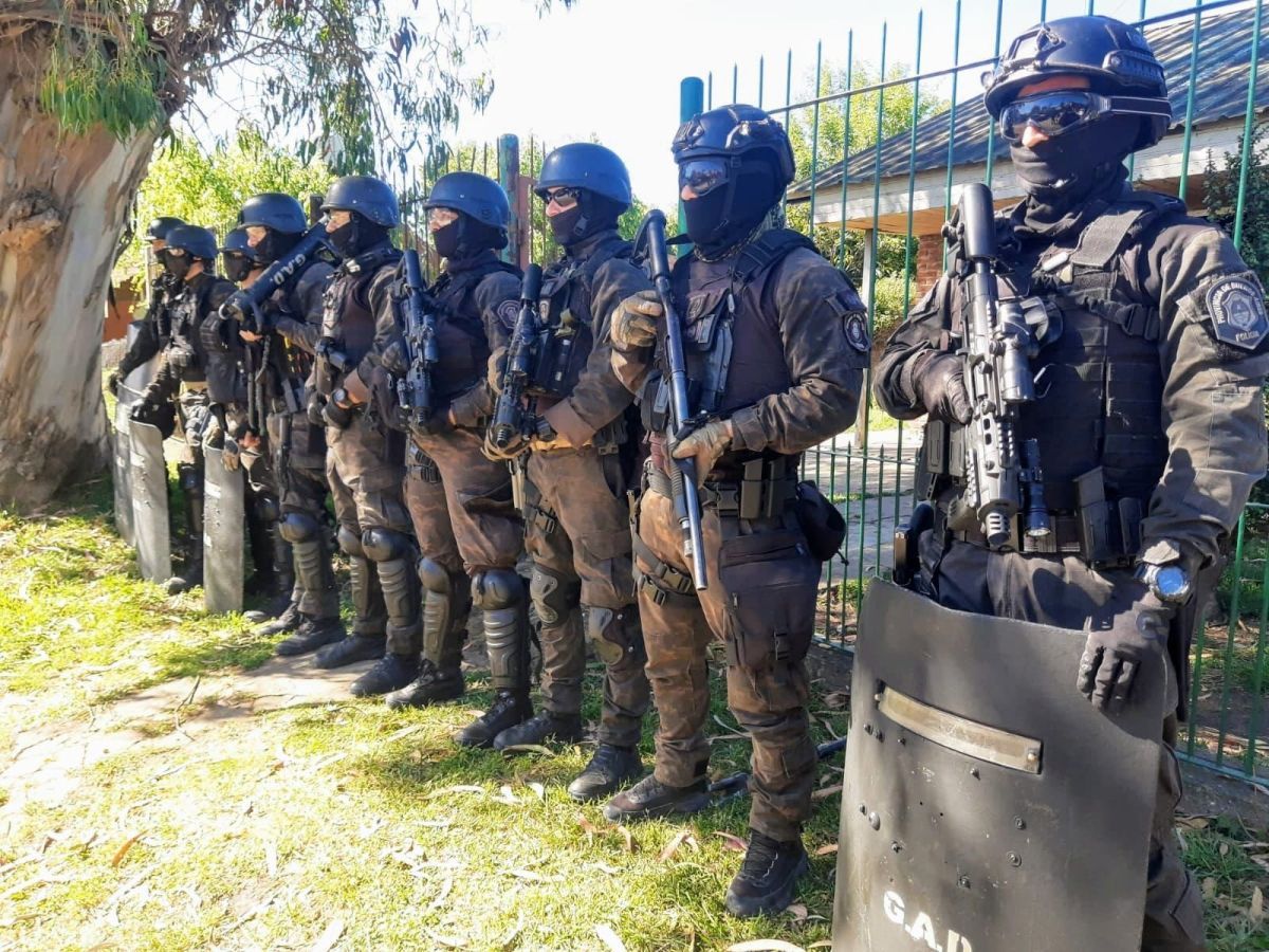 Aprehendido por golpear a un vecino y amenazarlo con disparos al aire
