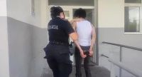 Mujer detenida por violar orden de restricción