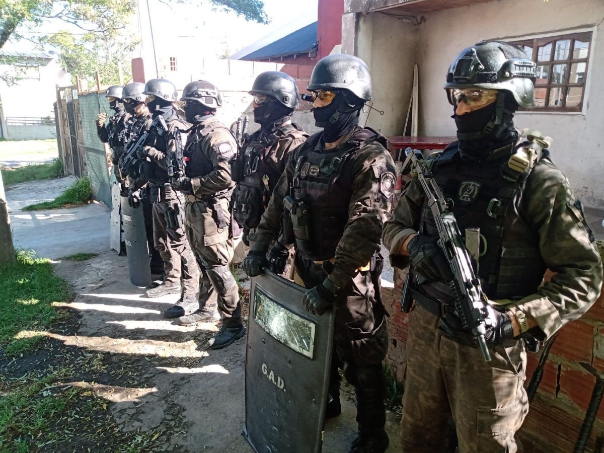 Delincuente identificado gracias a las huellas dactilares dejadas en la escena del robo