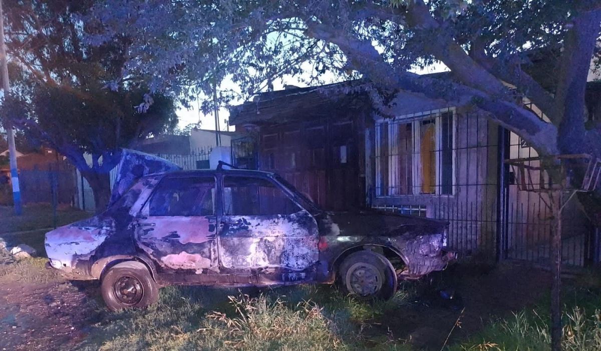 Se incendió un auto en la madrugada del domingo