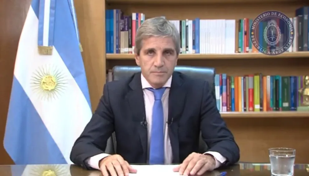 Caputo anunció las medidas de ajuste y la nueva cotización del dólar