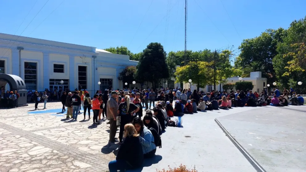 Piden que el Municipio “recapacite” y entregue la canasta navideña