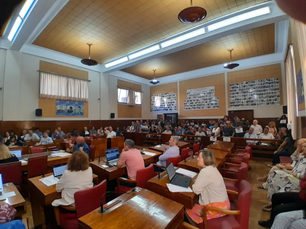 Cuestionan la decisión de reducir la conducción de la Defensoría del Pueblo