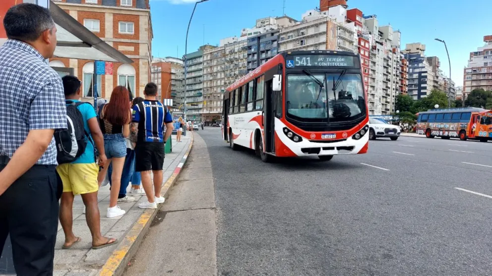 Colectivos tendrán servicio restringido hasta las 19.00 y luego habrá paro total en Mar del Plata