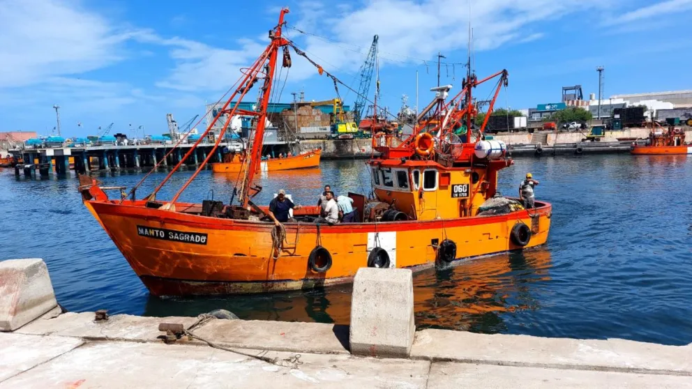 Se hundió un barco a 40 kilómetros de Mar del Plata y rescataron a la tripulación