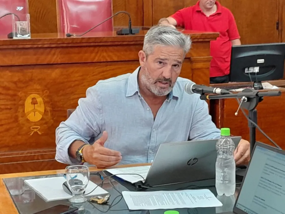 Volponi celebró la aprobación de la ordenanza que prohíbe los escapes libres