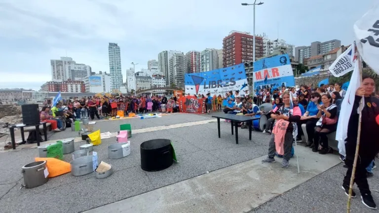 Ollas vacías: Protesta por la falta de alimentos en comedores de Mar del Plata