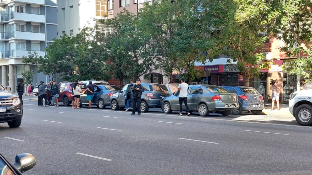 Impactante choque en cadena en Av. Independencia 