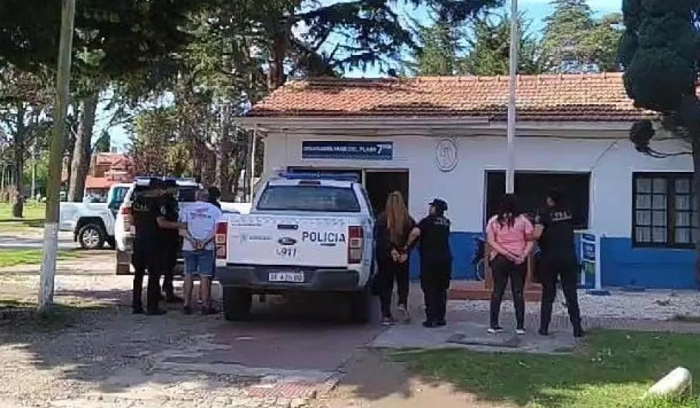 Aprehenden a dos parejas por un intento de usurpación de vivienda