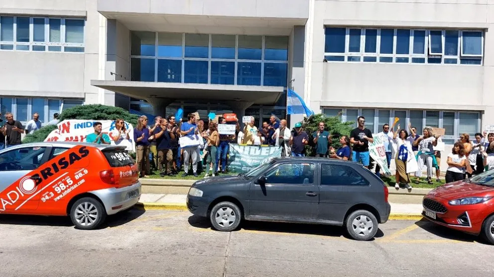 Trabajadores del INIDEP Mar del Plata protestan por condiciones laborales