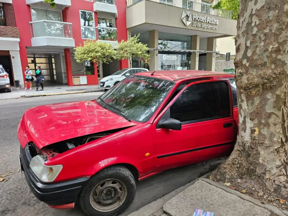 Dos menores de 15 años intentaron robar un auto en La Perla 