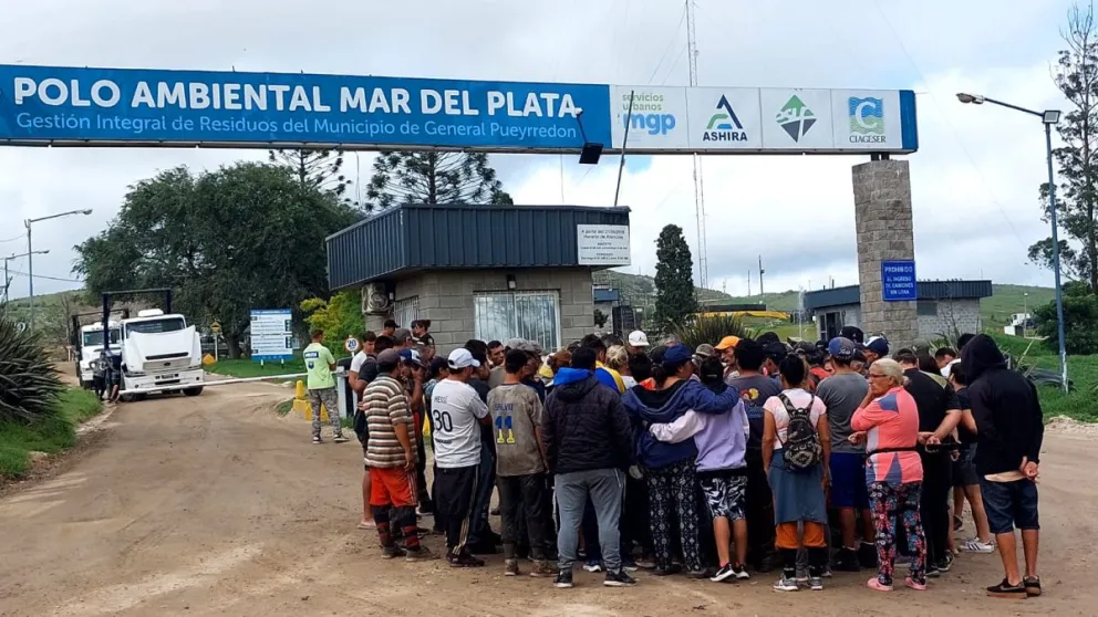Recicladores realizan protesta en reclamo de insumos y condiciones de trabajo 