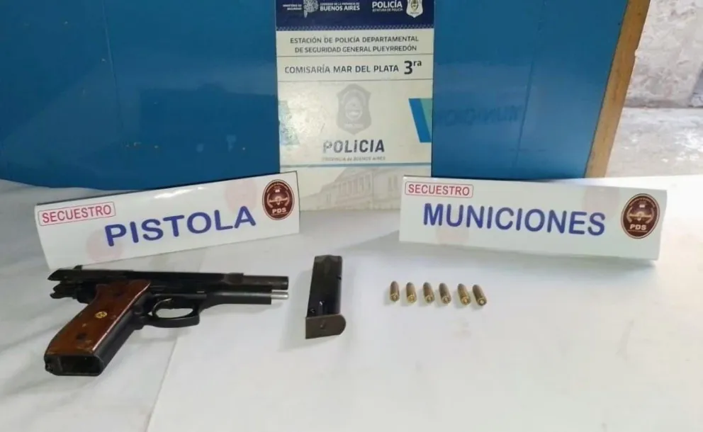 En el medio de una discusión de tránsito sacó un arma de fuego