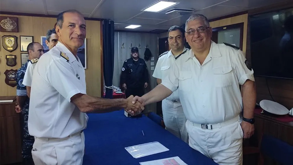 Arribaron los presuntos restos del avión de la Armada Argentina siniestrado en 1976