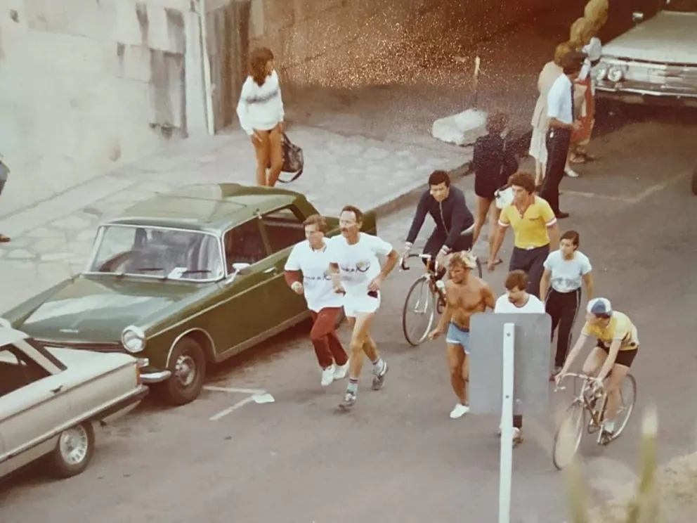 Correr, nadar, pedalear: 41 años del primer Triatlón Argentino en Mar del Plata