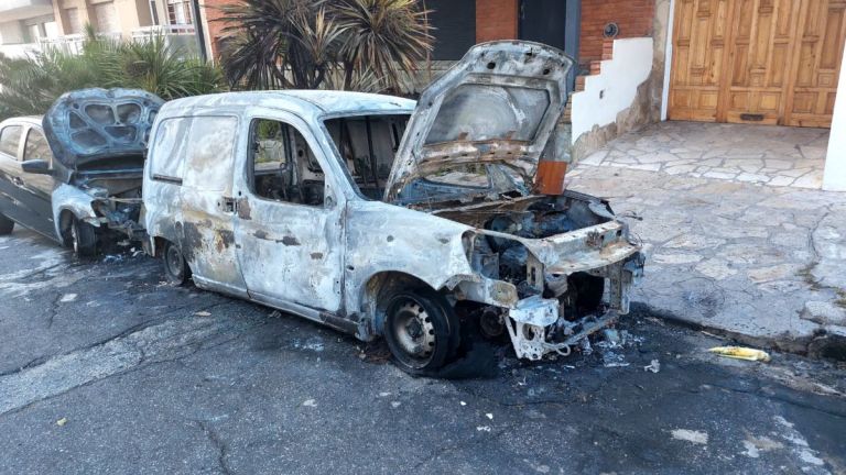 Misterio En Gascón Y Aristóbulo Del Valle: Dos Vehículos Incendiados Y ...