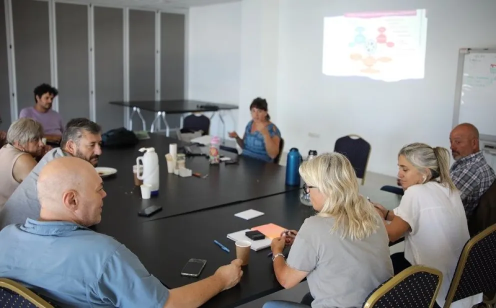 Buscan crear la primera escuela agraria con orientación en pesca y acuicultura