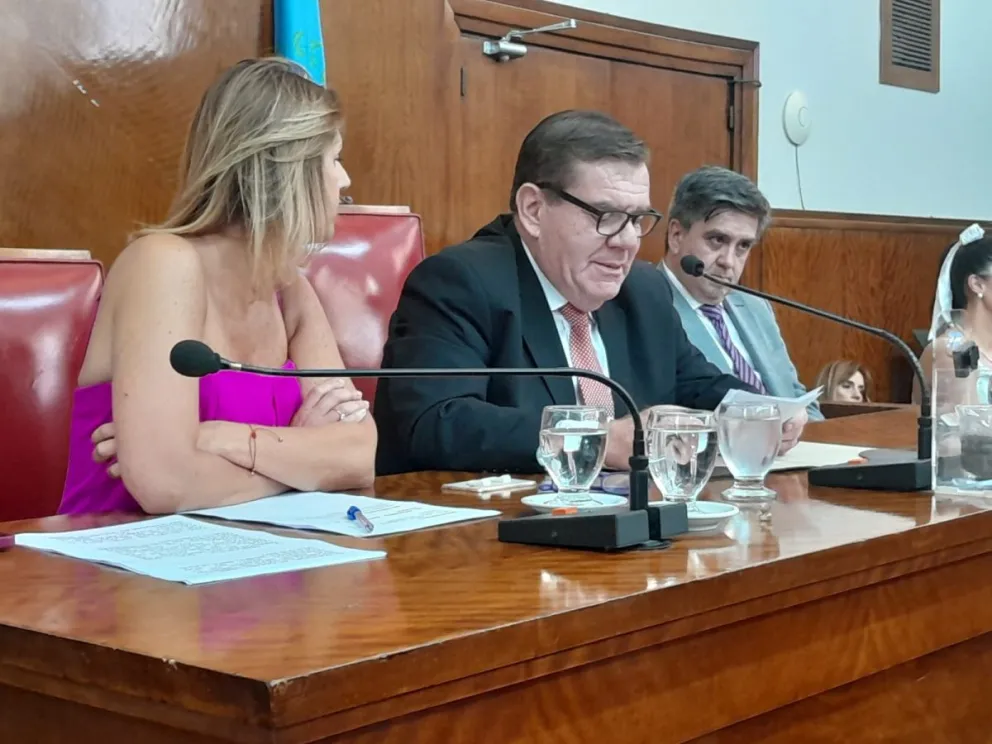 Montenegro hizo hincapié en la austeridad y dio un fuerte mensaje político: "Los gobiernos prohibicionistas no van más"