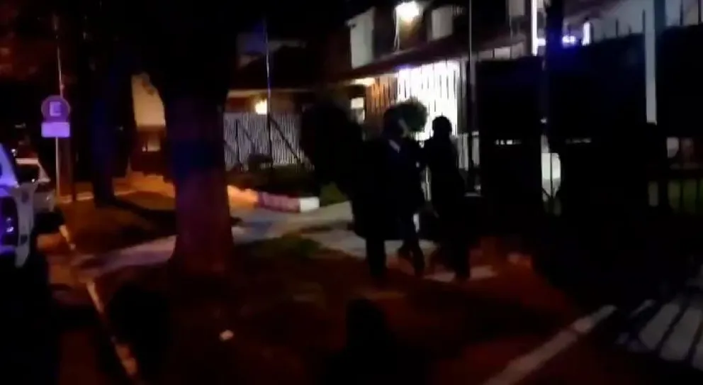 Mujer detenida por robar cuatro pantalones