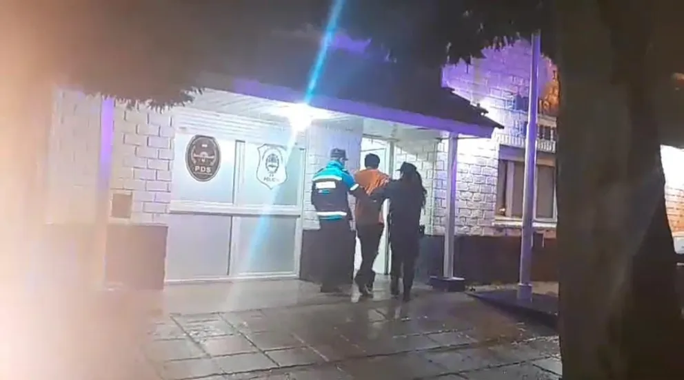 Tenía orden de restricción y lo detienen cuando amenazaba y robaba a su madre