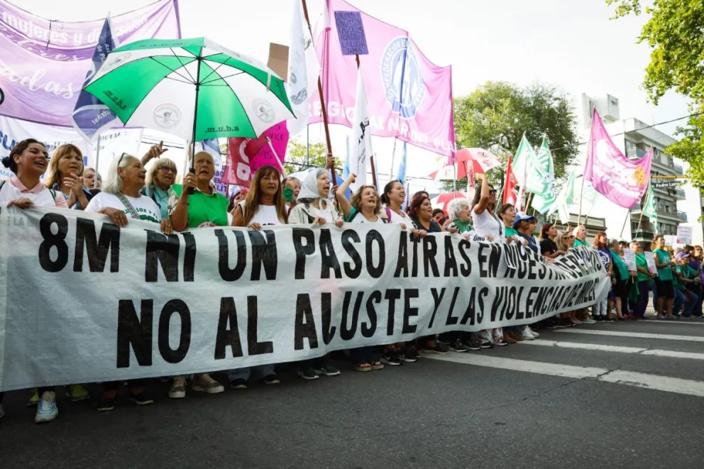 8M: Masiva concentración en el centro de Mar del Plata en una jornada de lucha para las mujeres 