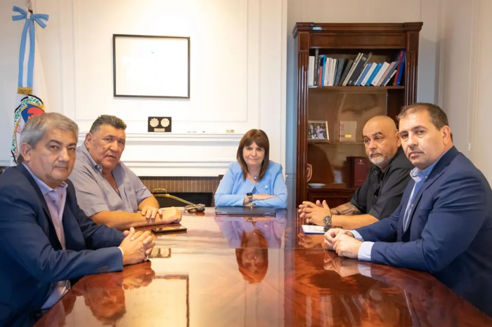 Según Bullrich, el Gobierno no permitirá que Rosario sea "una tierra de narcoterroristas"