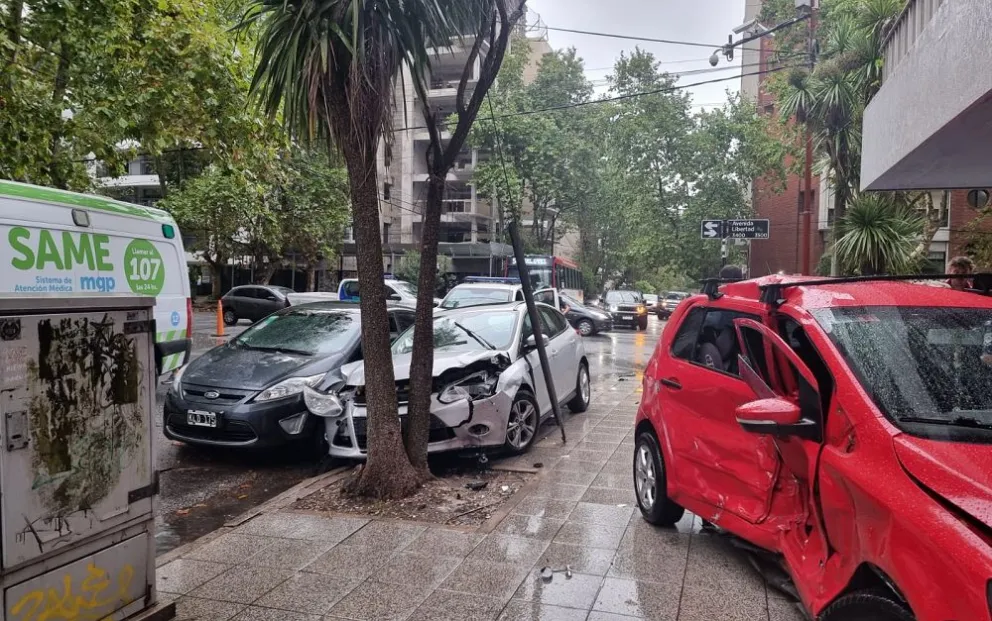 Violento choque en avenida Libertad y Jujuy
