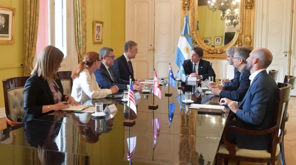 Caputo y Posse se reunieron con directivos de una importante empresa minera