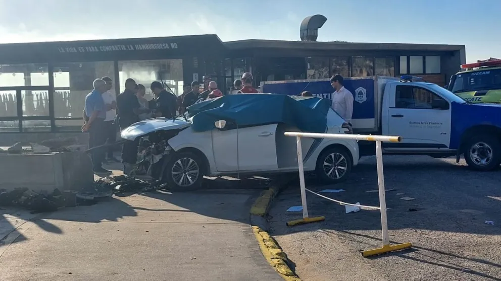 Dieron de alta a dos pasajeros del auto que ayer chocó en cercanías del Torreón del Monje