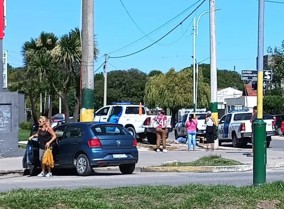 Falleció un hombre en la vía pública en Constitución y Roffo