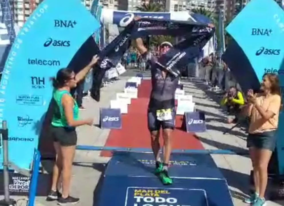 Agustín Leiro ganó el Asics Half ISS Triatlón por tercera vez consecutiva