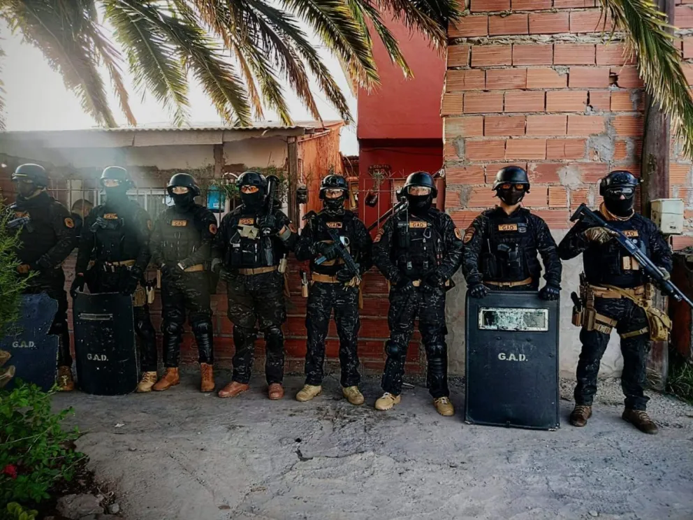 Realizan tres allanamientos y detienen a un sujeto que le disparó a otro el pasado domingo 