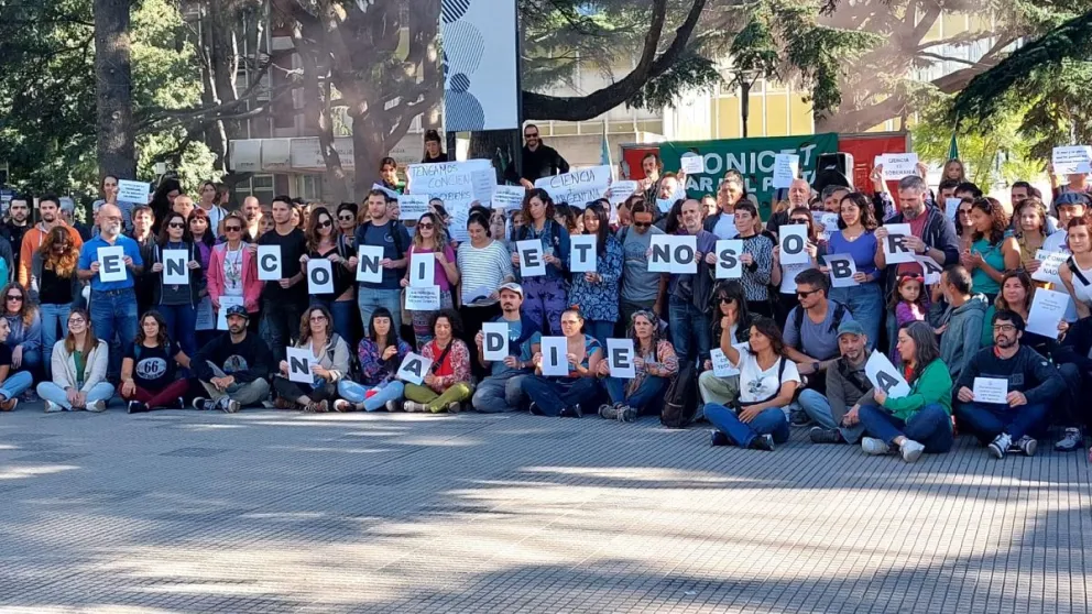 Jornada de lucha del CONICET por nuevos despidos en Mar del Plata 