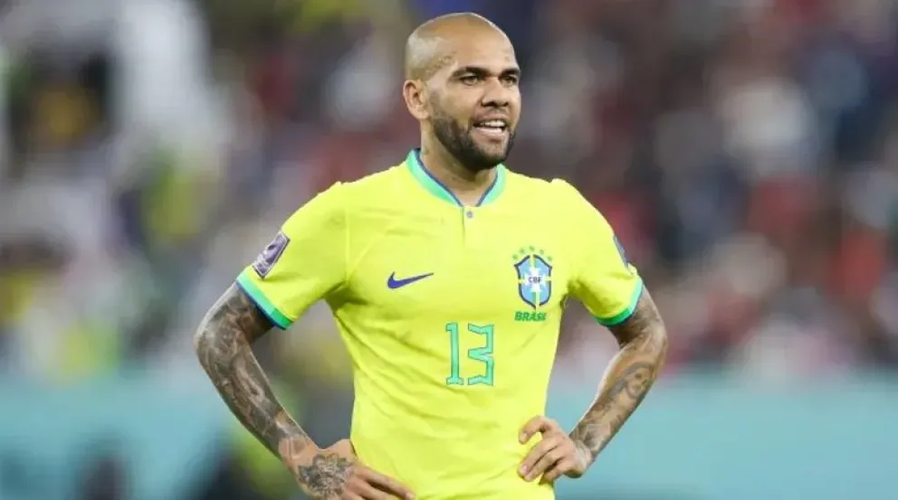 El padre de Neymar negó pagar fianza a Dani Alves: "Se acabó"