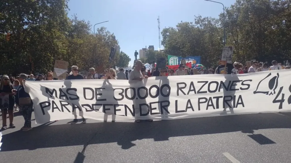 VIDEO: Una multitud marchó en Mar del Plata, por el Día de la Memoria, la Verdad y la Justicia