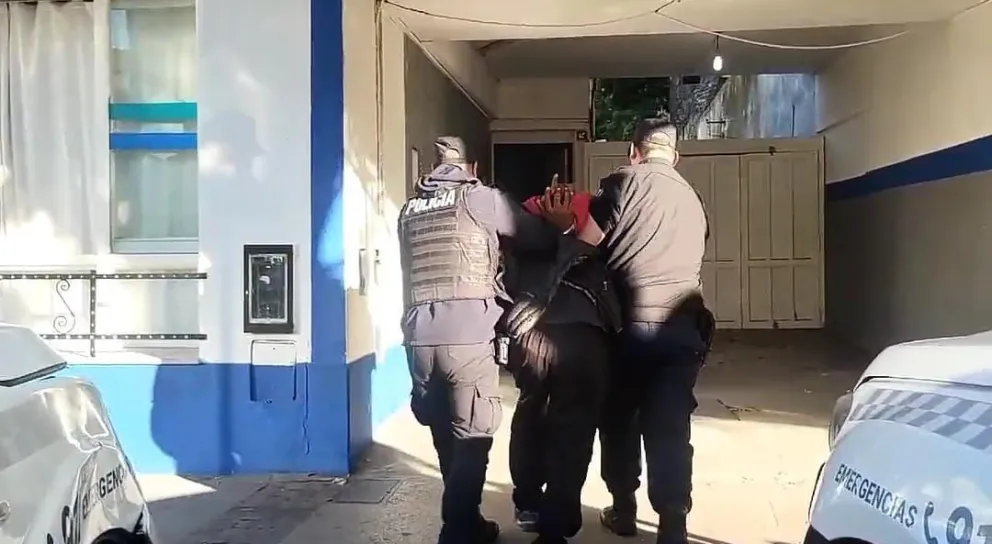 Lo atrapan dentro de un coche: tiene 18 años y ya cuenta con una decena de causas penales
