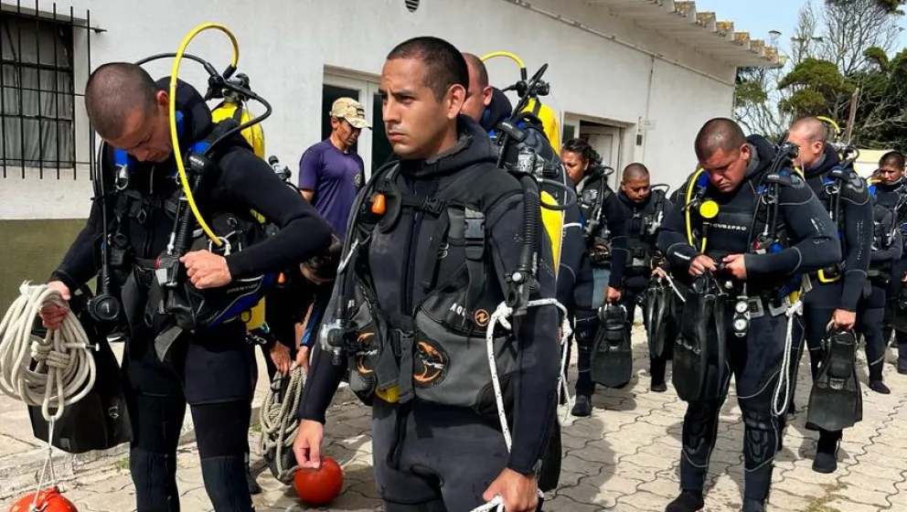 Se realizó la ceremonia de clausura del Curso Básico de Buceo Militar en Mar del Plata