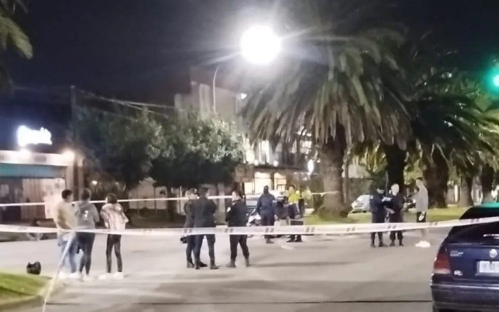 Quiso evitar que delincuentes robaran a un motociclista y sufrió herida de bala en la cabeza